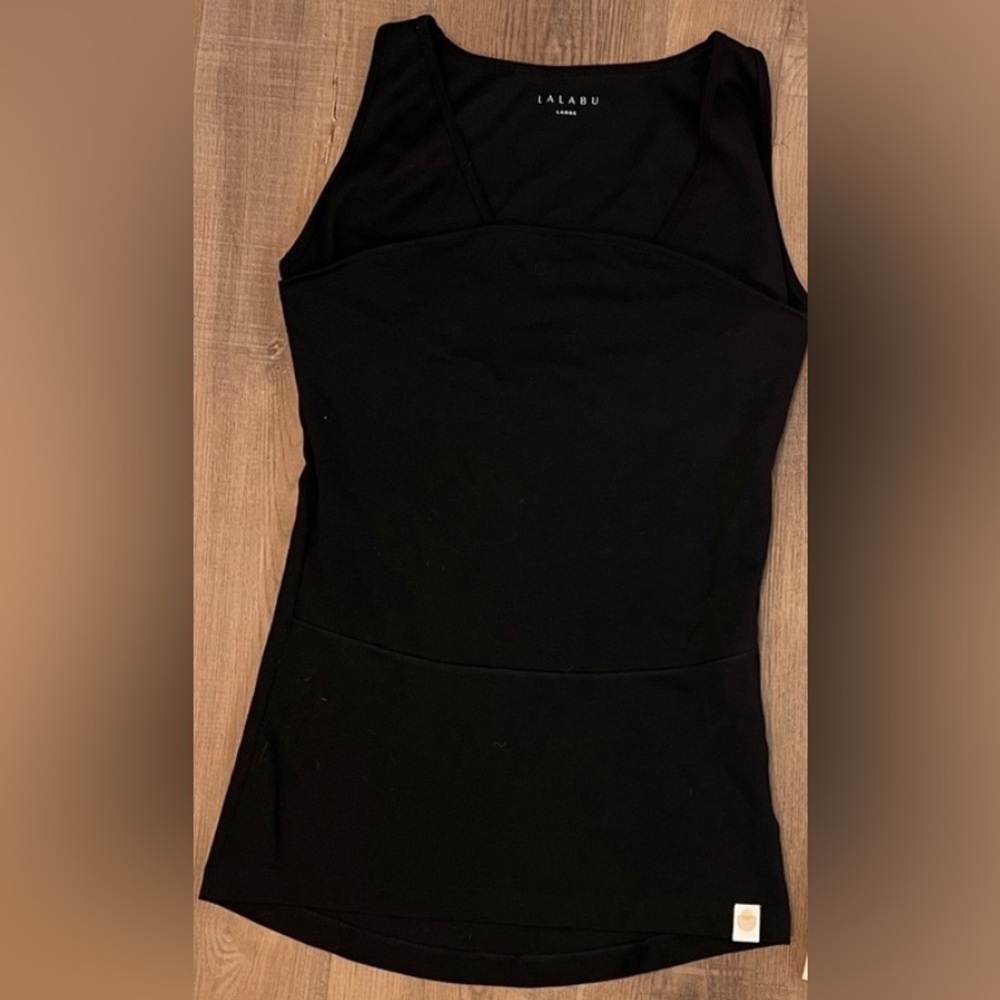 Lululemon Style Women’s Black & White Tank Tops